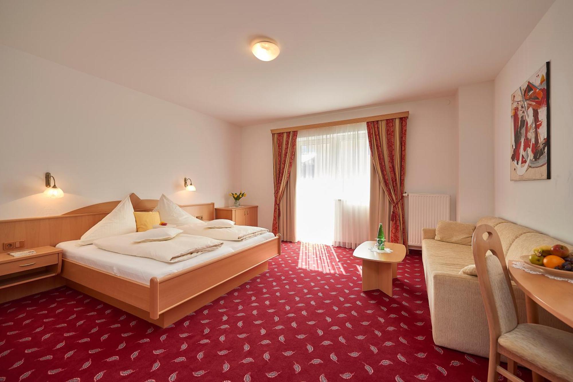 Fruehstueckshotel Birkenhof Раурис Екстериор снимка