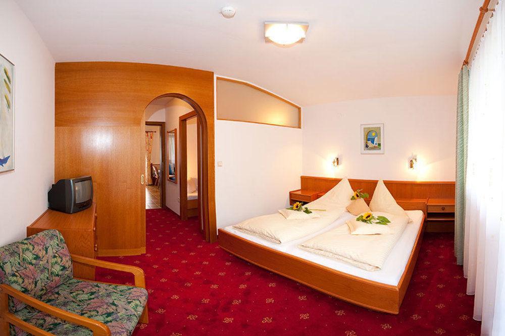 Fruehstueckshotel Birkenhof Раурис Екстериор снимка